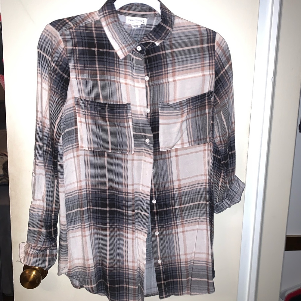 Full Tilt button down plaid top!